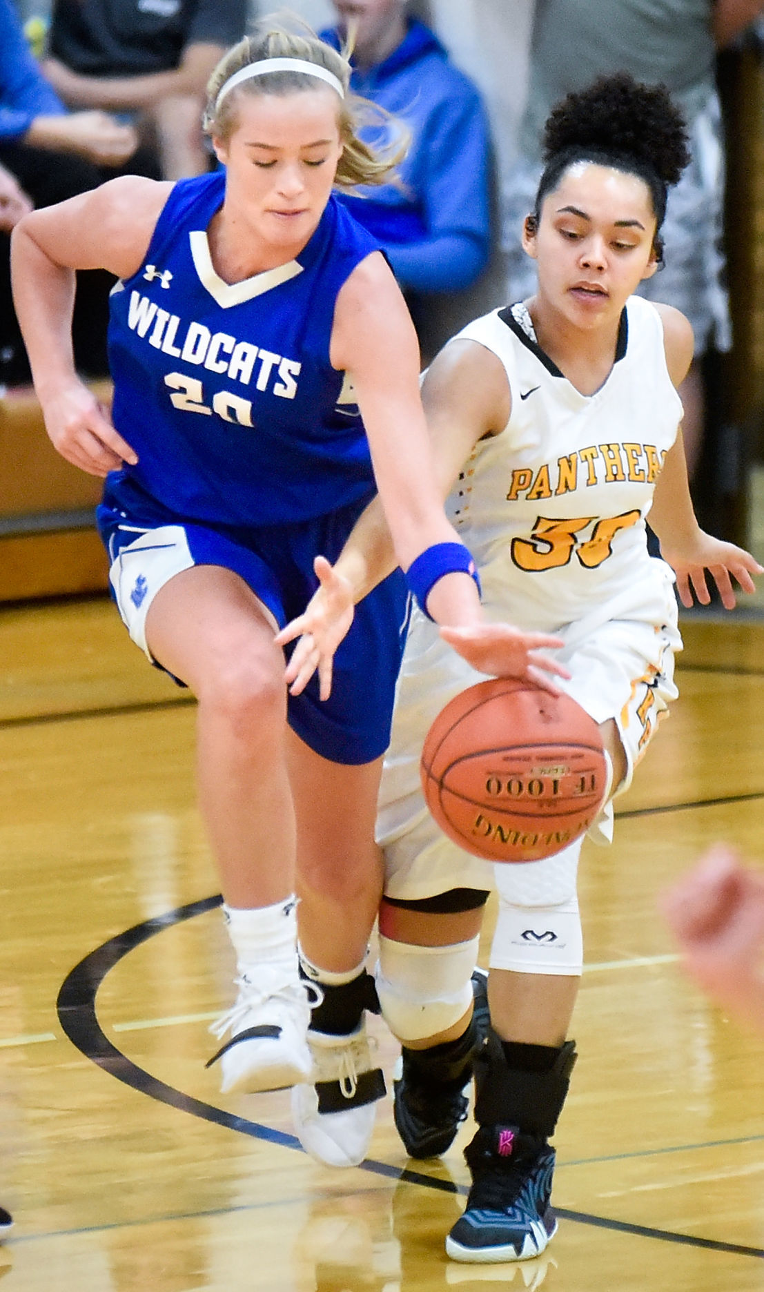 Basketball Woodbury Central at Kingsley-Pierson